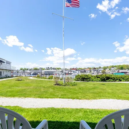 Boothbay Harbor Inn-3